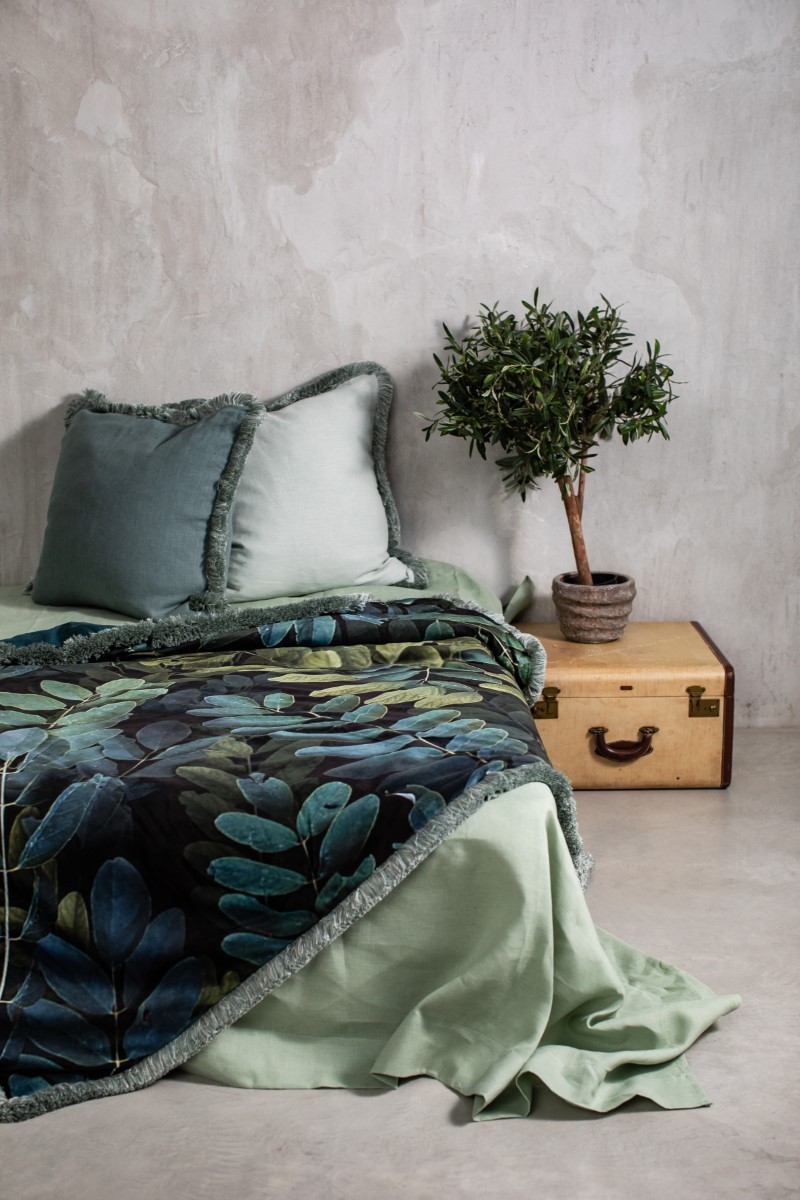 Petals Velvet Fringe Bedspread