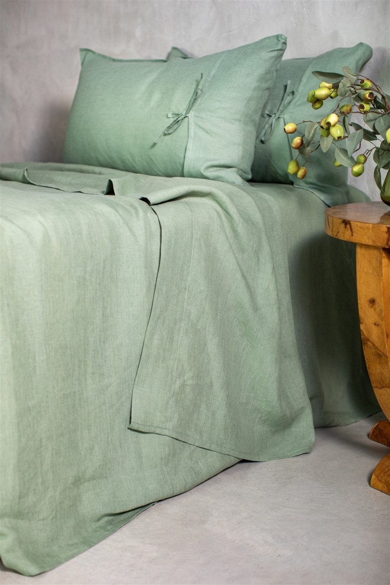 Linen fitted sheet with corners