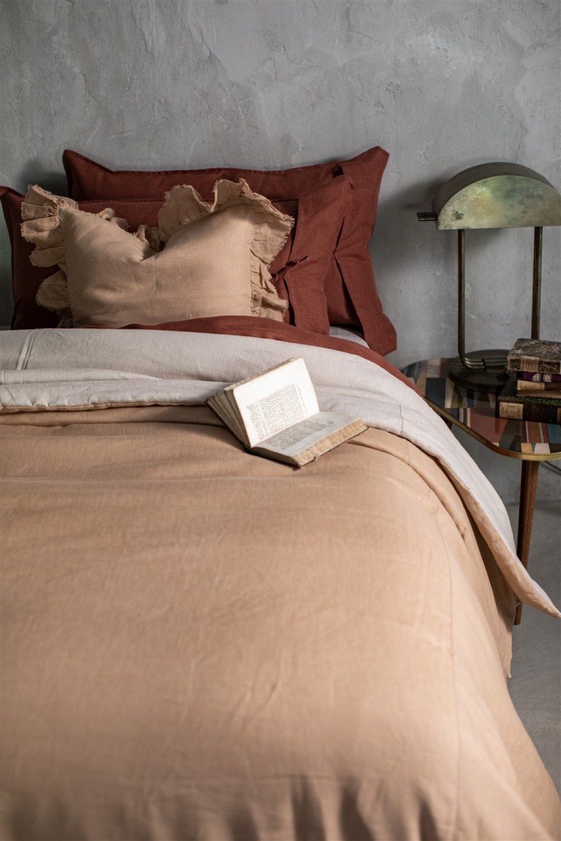 Pure Reversible Bedspread in Linen