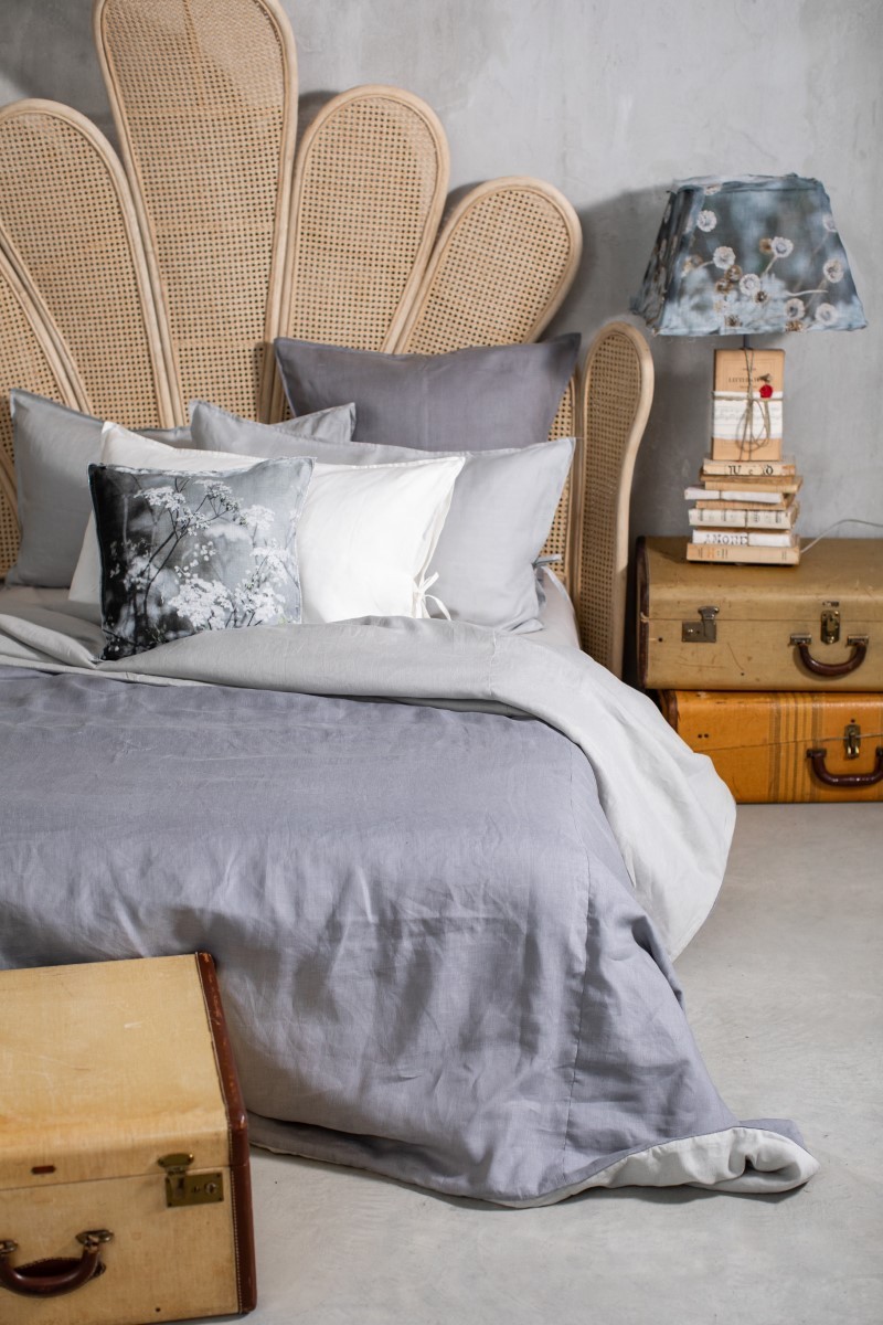 Pure Reversible Bedspread in Linen