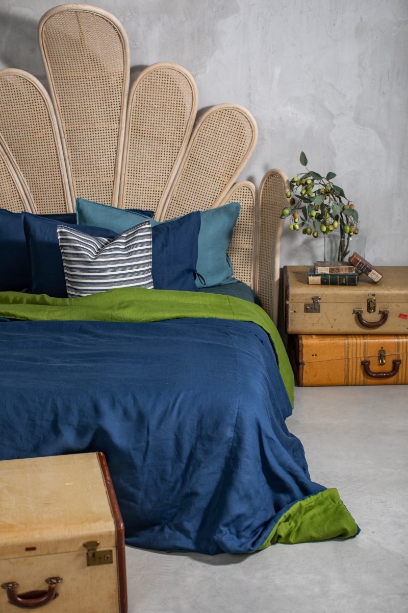 Pure Reversible Bedspread in Linen