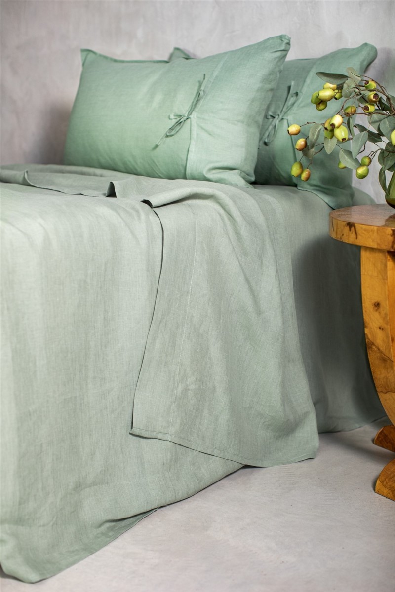 Linen fitted sheet with corners