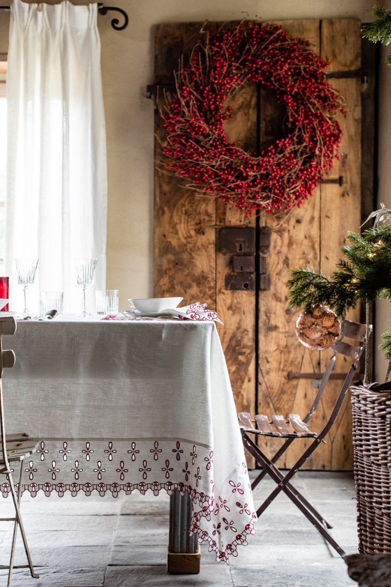 Amalfi Stain Resistant Linen Tablecloth