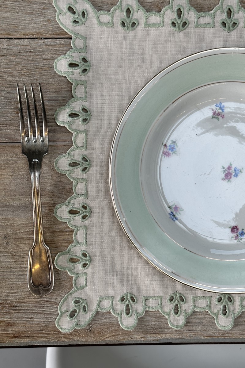 Amalfi Placemat in Stain Resistant Linen