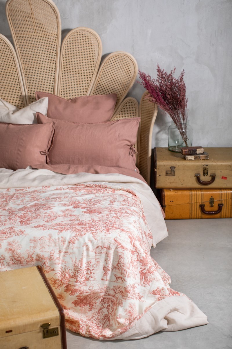 Pure Reversible Bedspread in Linen