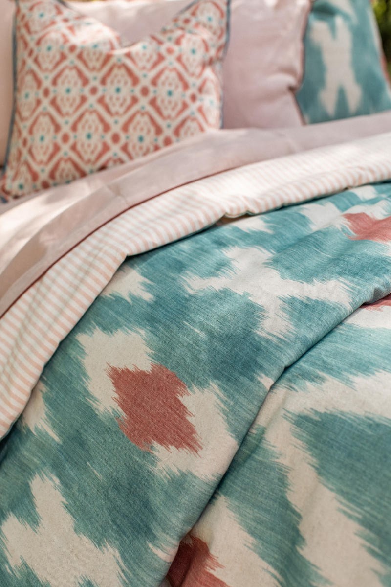 Pure Reversible Bedspread in Linen