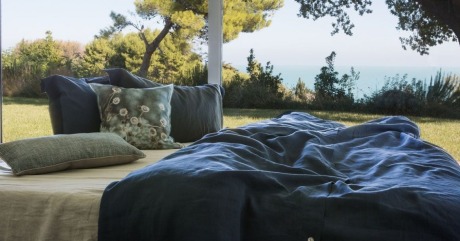 Coperte estive per il letto matrimoniale: la freschezza del lino