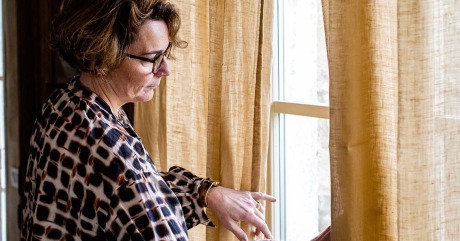 How to choose the right curtains for your home: fabrics, sizes and patterns.